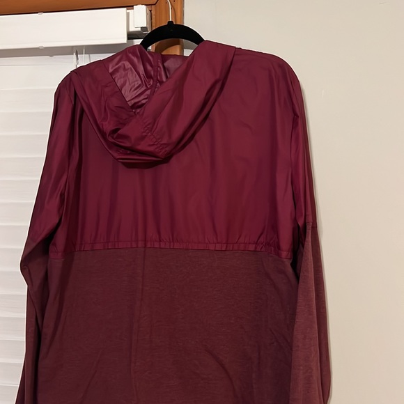 ❤️Maroon Under Armour Pullover NWOT L - Picture 3 of 3